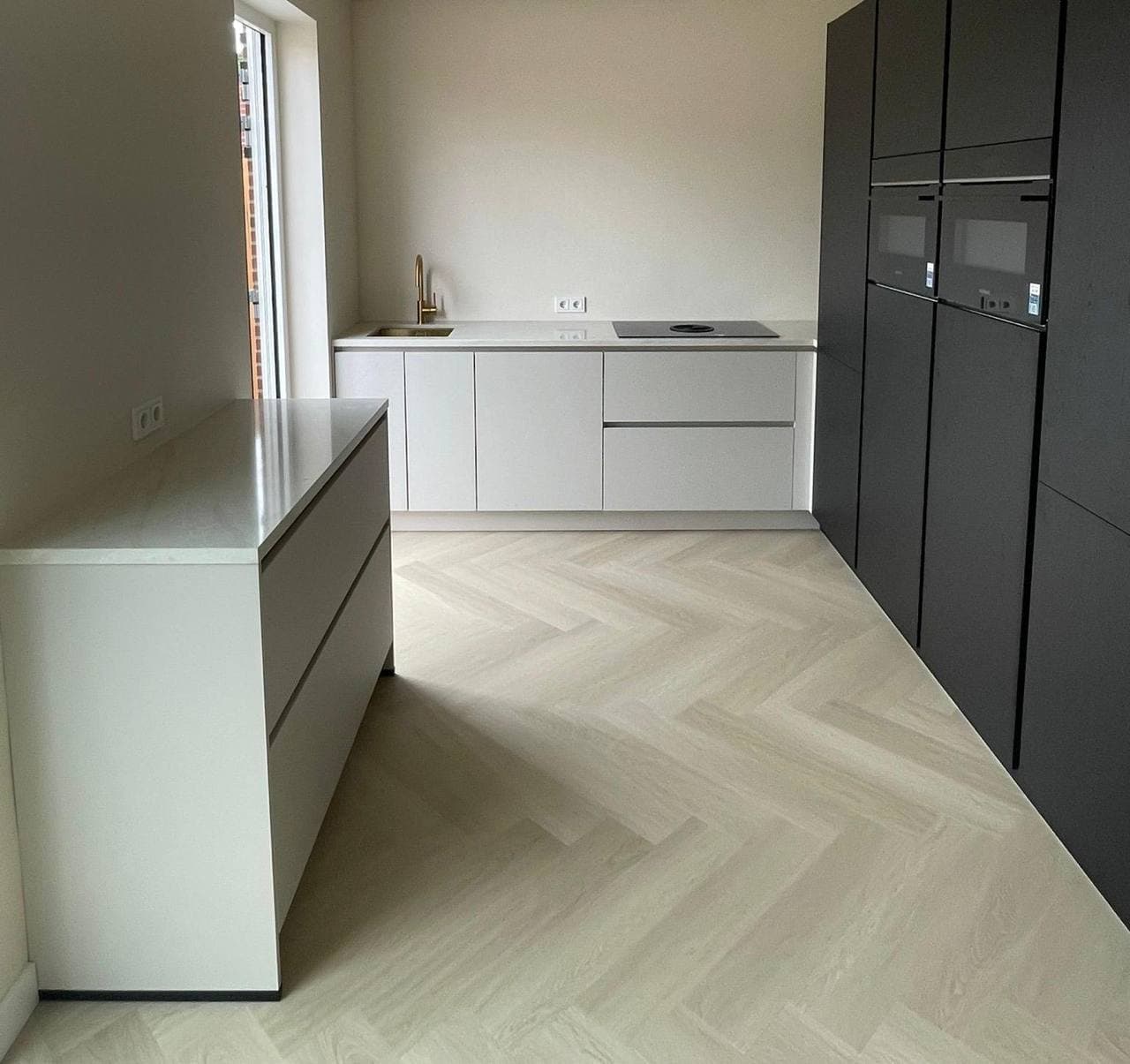 L-keuken in twee kleuren in Groningen